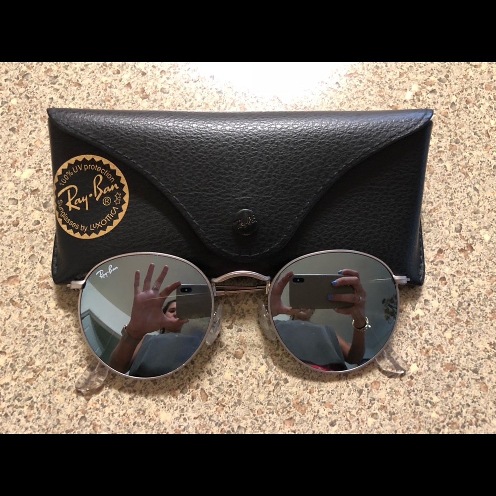 Silver/light blue round ray bans! Perf condition